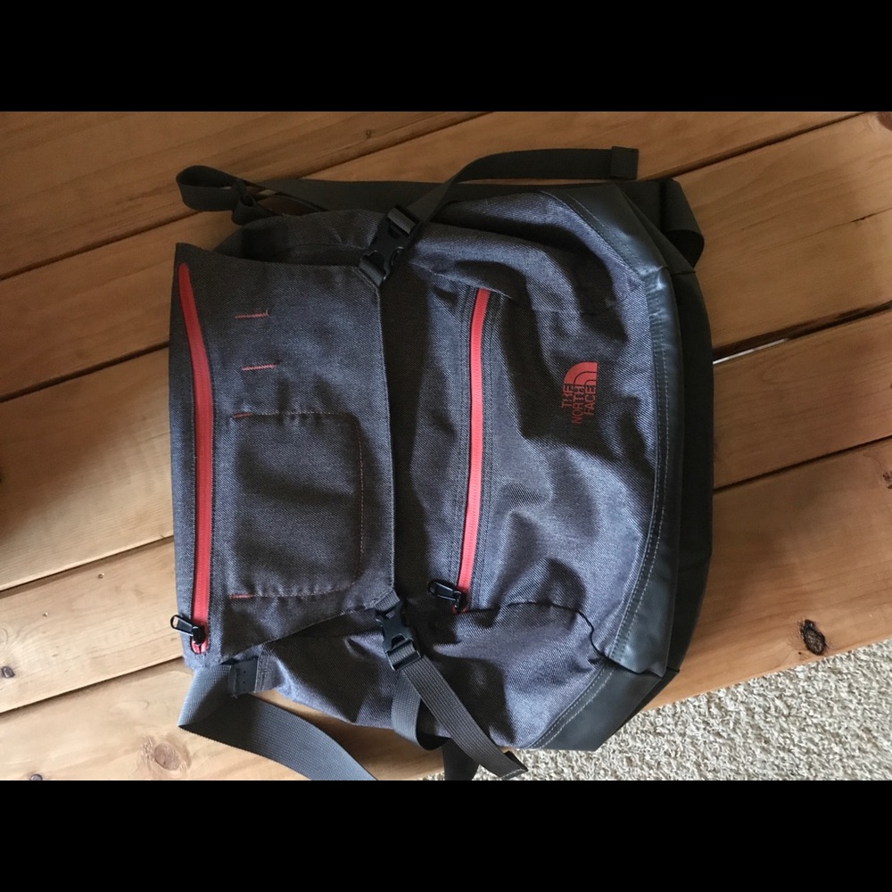 The north face Messenger bag